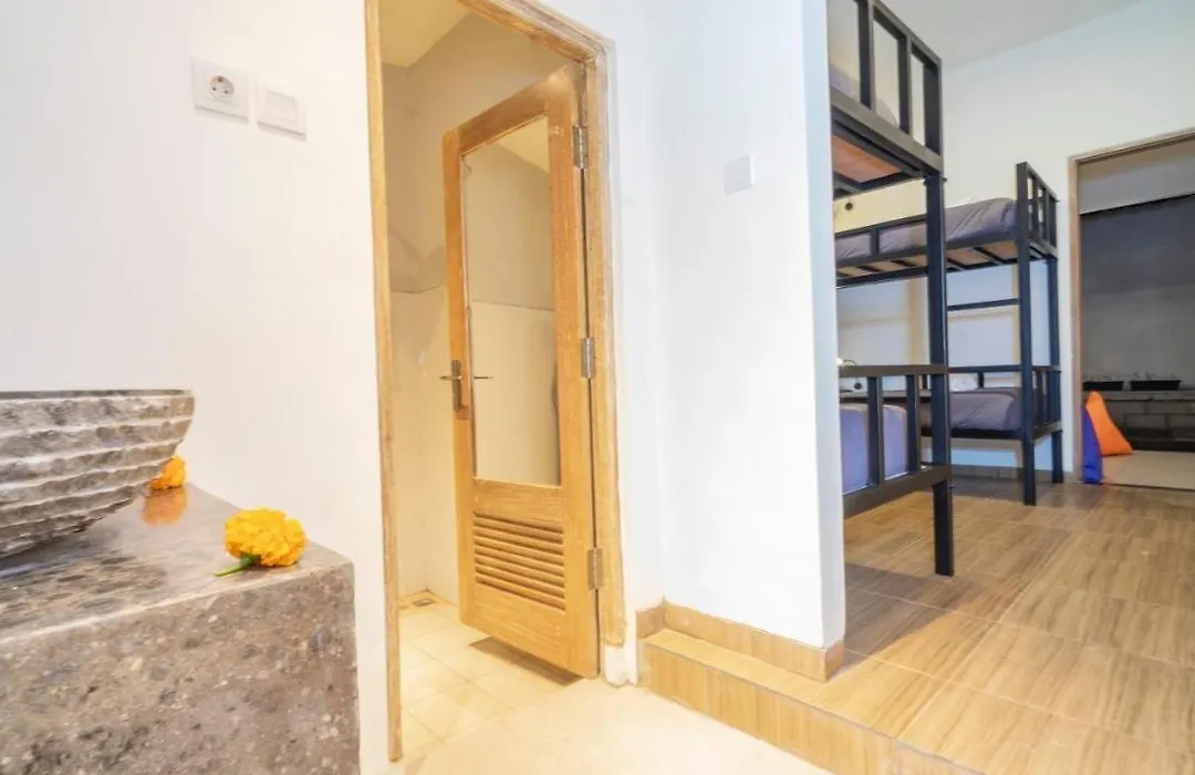 Aura Dormitory House Ubud-1